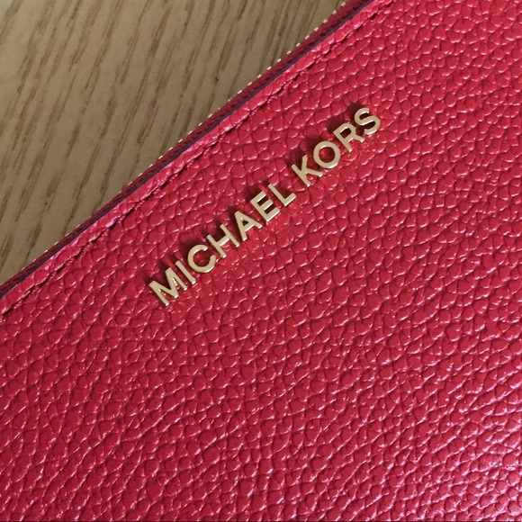 Michael Kors Crimson Leather Coin Purse Wristlet - Picture 3 of 8